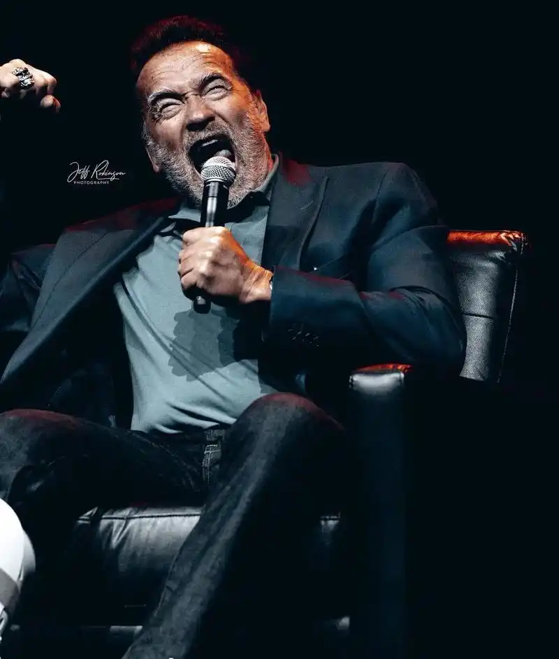 罗尼库尔曼#阿诺德施瓦辛格 #精神氮泵#壁纸 - 抖音