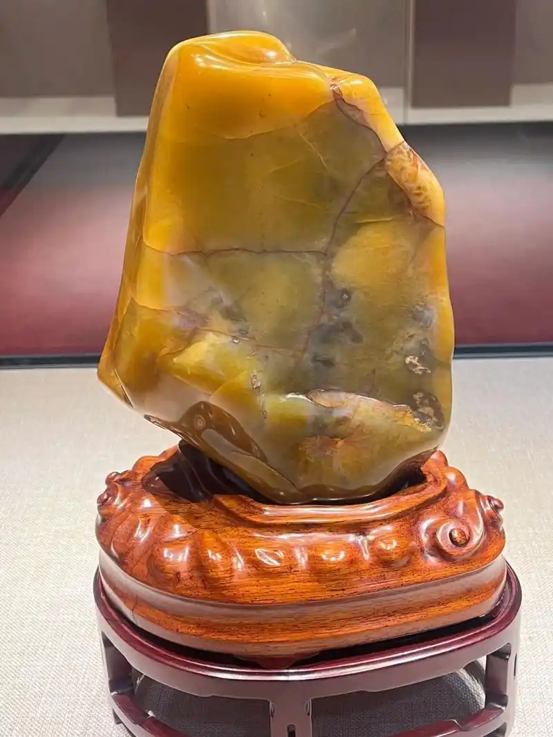 世上最贵的一块寿山田黄石           荣宝斋的镇馆之宝"田黄王"是