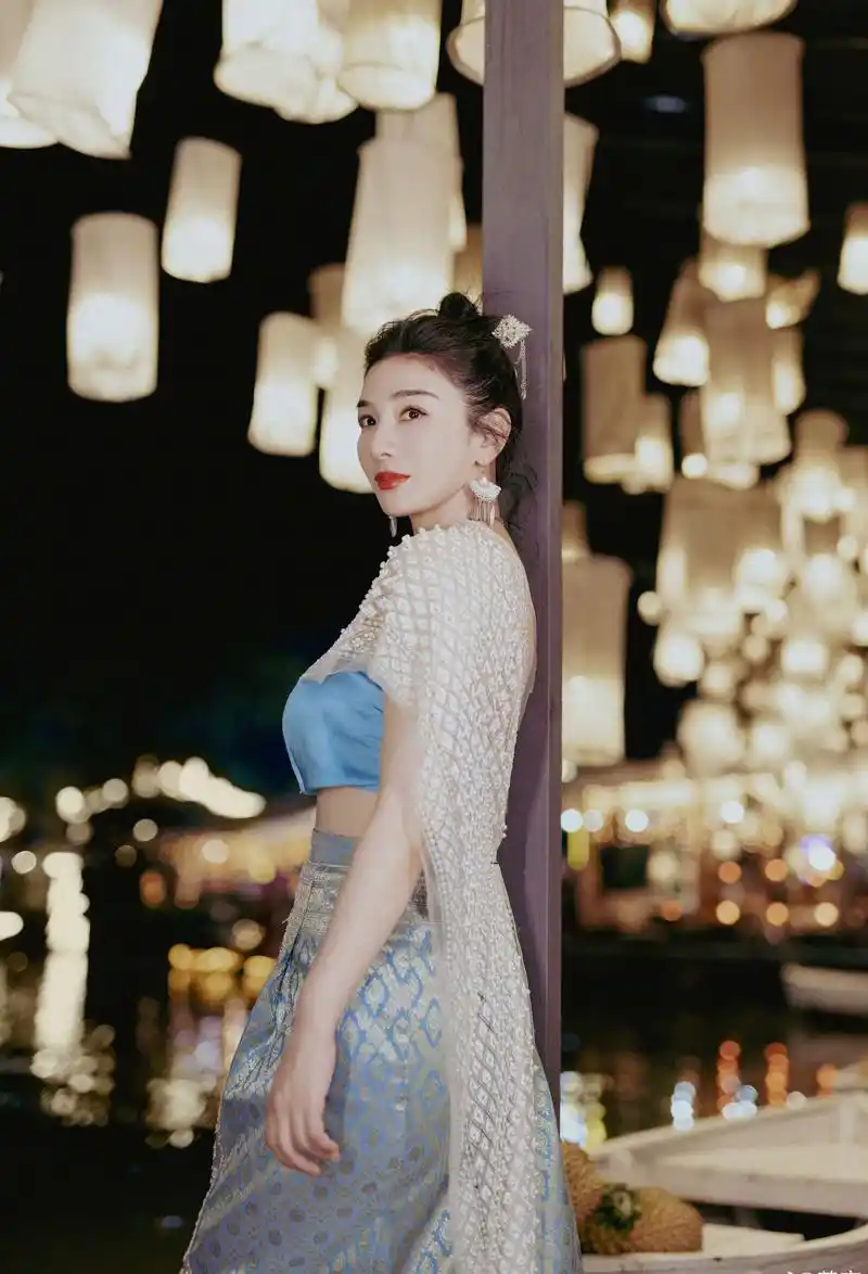 黄奕傣式风格优雅时尚写真