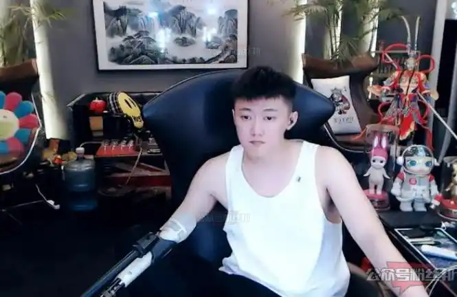 肖迪多角恋堪比肖亦凡女大姐刷礼物谈恋爱怀孕2次不闻不问