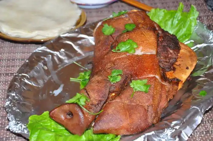 田外田烤猪脸图片