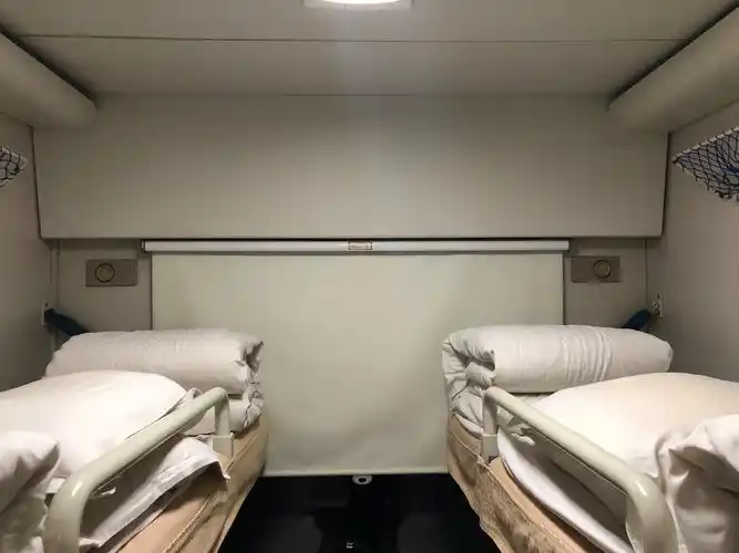 中国绿皮火车软卧车厢组图