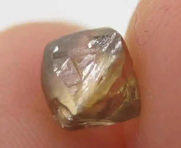 天然钻石原石天然金刚石最硬的矿物