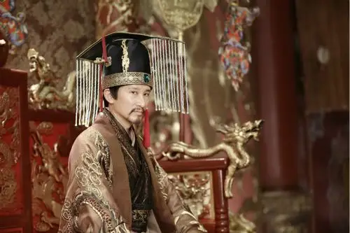 由王劲松携手任嘉伦,景甜等主演的青春宫廷史诗权谋大剧《大唐荣耀》