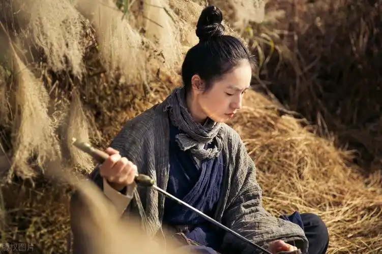 努力赚钱生活,也要爱自己