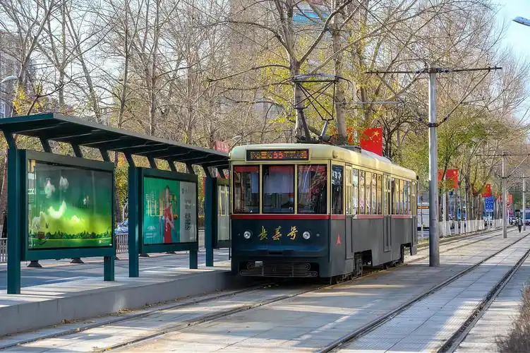实拍长春有轨电车,至今已运行了79年之久,票价只要1块钱