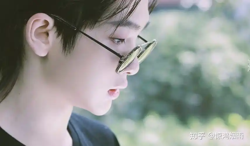 有没有周震南好看的电脑壁纸