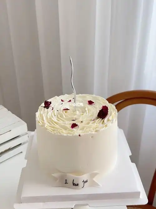 纯白色蛋糕