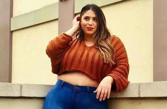 190斤重量级模特,健身塑造丰腴身姿,不惧未来