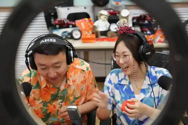 fm96.8 |《非常娱乐》带你笑哈哈!_market_飞扬_夏日