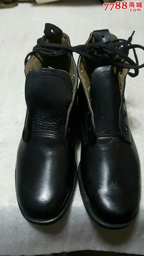 全新库存81年海军舰艇皮鞋,40码