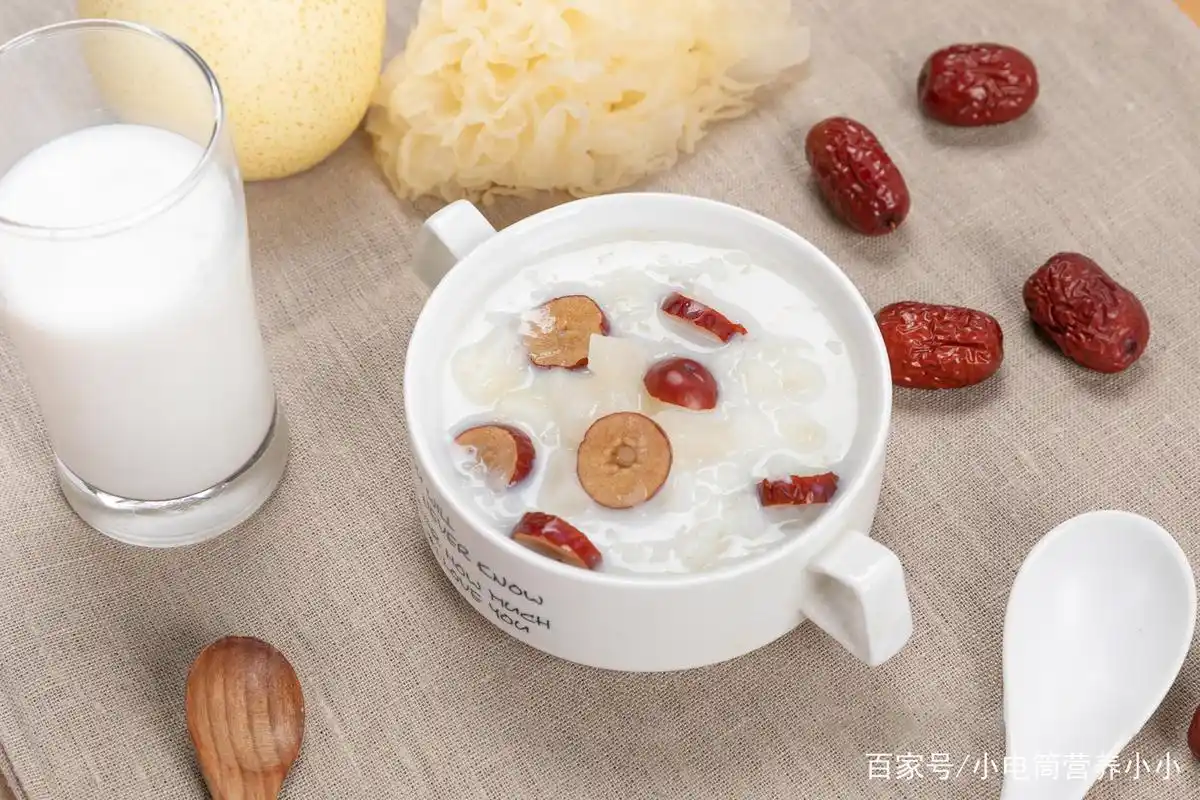 宝宝辅食推荐「雪梨红枣粥」