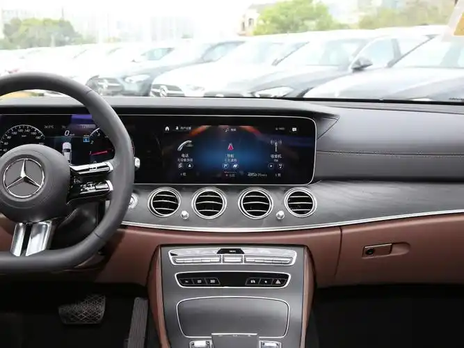 >奔驰(进口)>奔驰e级(进口)>2023款改款e260时尚型运动版>中控方向盘>