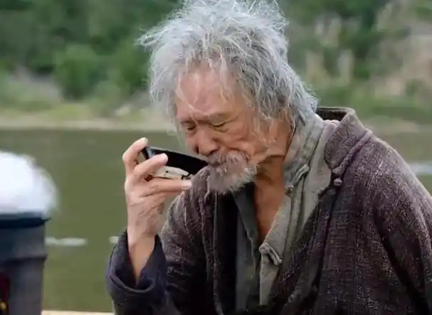 三看闯关东才明白当时鲜儿被糟蹋之后去投奔老独臂的理由