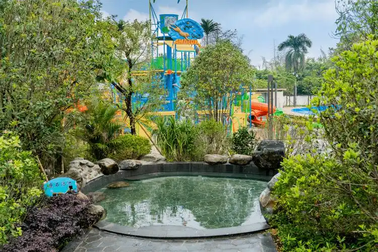 泡陆川温泉,住九龙山庄温泉文化主题酒店,来一场没有遗憾的旅行!