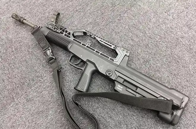 颜值即是战斗力95步枪最新改进型曝光战术附件随便加