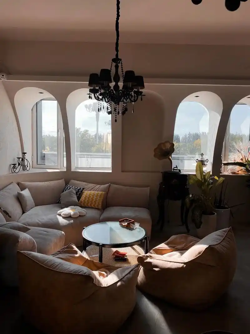 临近周末 喝杯咖啡躺进柔软大沙发.如此悠闲舒适的环境 快来喝 - 抖音