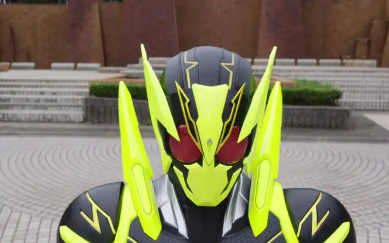 来看看假面骑士zero-one闪耀蝗虫的华丽帅气打戏