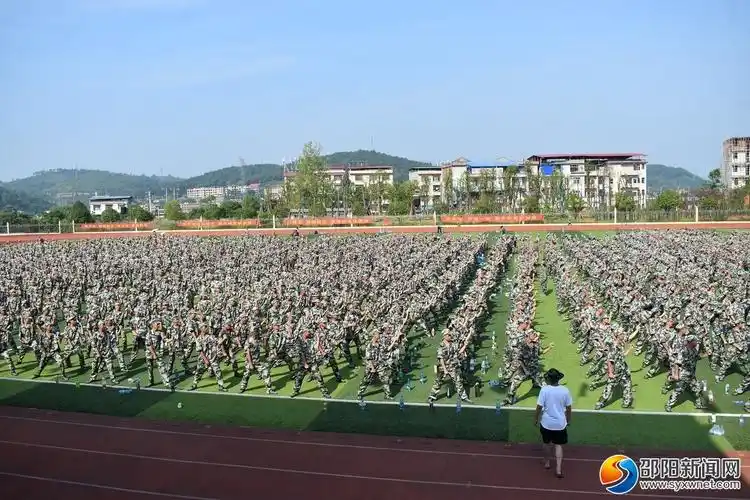 隆回二中军体拳进校园