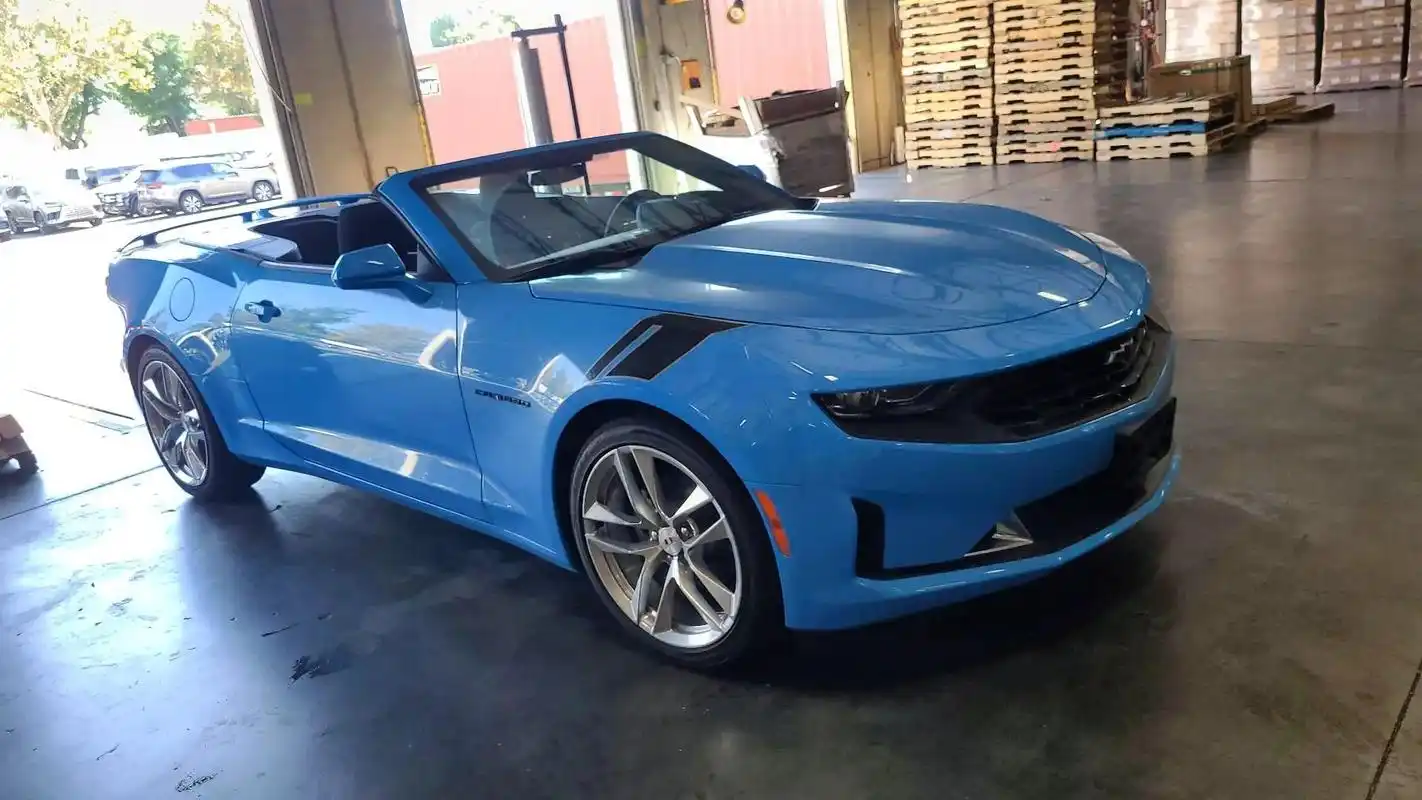 23款美规科迈罗敞篷2.0t 极速蓝/黑.23款美规科迈罗敞 - 抖音