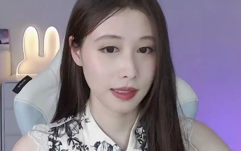 一只小仙若-394518-20230805-215806-692-跳舞