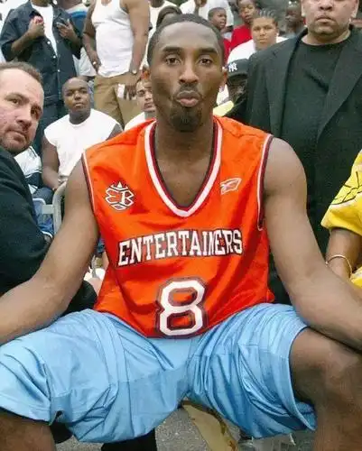 老照片!洛克公园的年轻科比了解下!