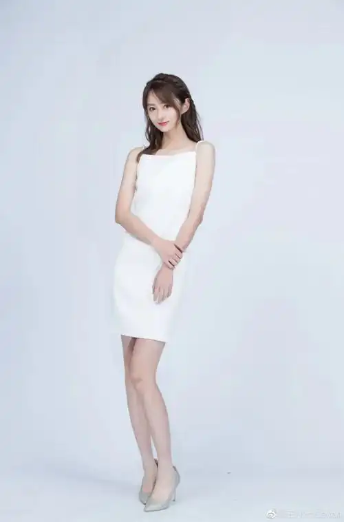 小七,你爱了吗?|小七|女主播|球迷_新浪新闻