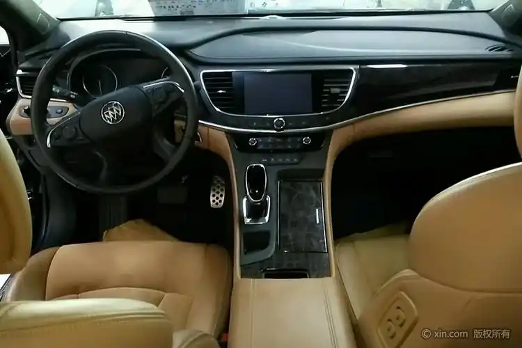 别克君越完整中控台全景