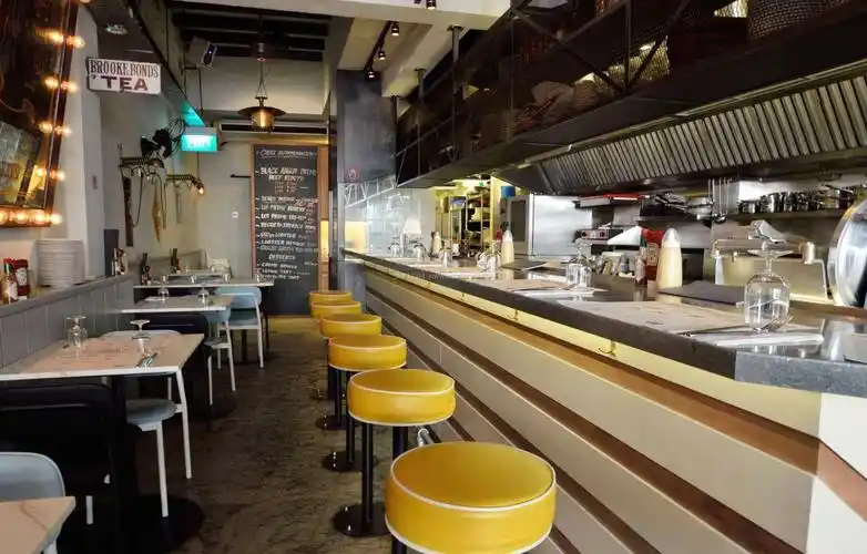 小吃小门面室内吧台装修效果图片