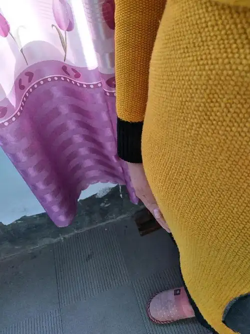 刚两个月肚子这么大.二胎喔.