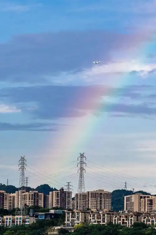 雨过天晴后,重庆上空惊现绝美双彩虹!