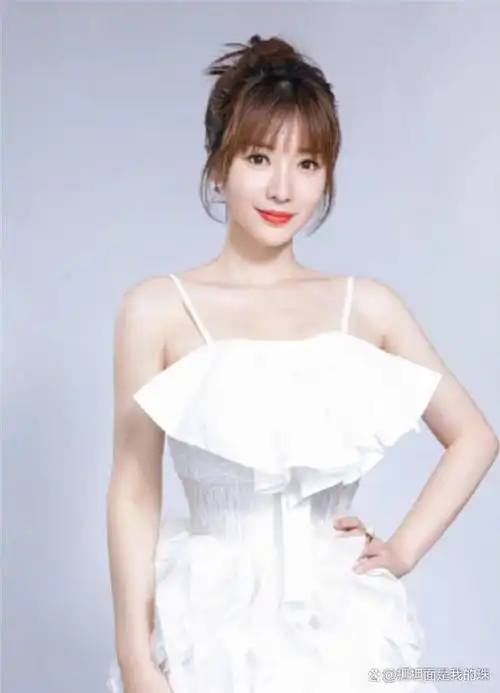 娱乐圈中当红的女明星很多,但演技,颜值,身材三方面都出色的却寥寥无