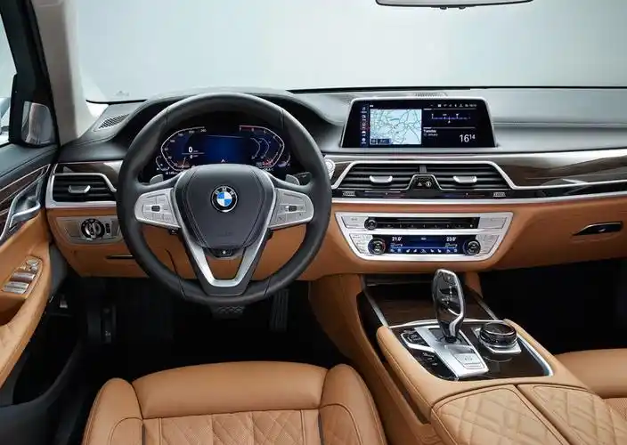超大号双肾抢眼 2020款宝马7系