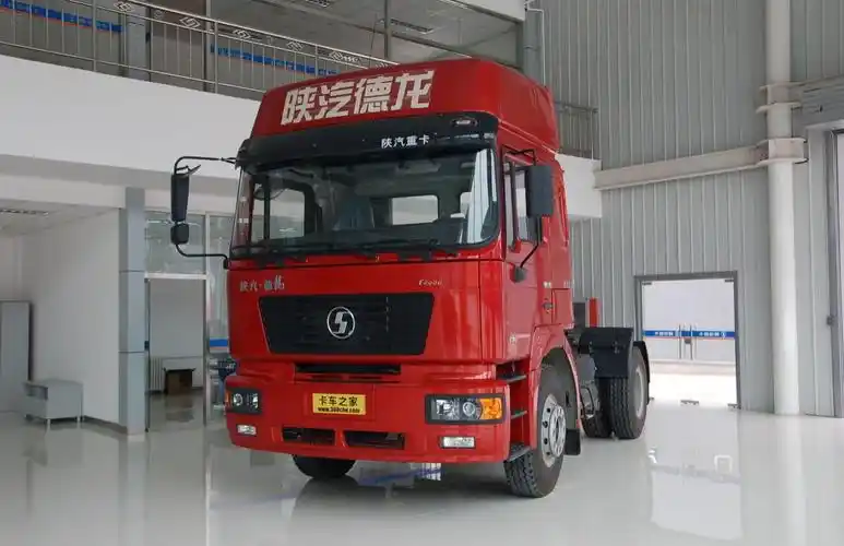 陕汽 德龙f2000重卡 330马力 4x2 牵引车(加宽加长高顶)(sx4184nr351)