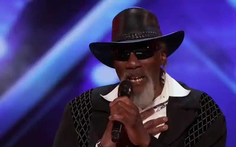 美国达人秀 眼睛失明 65岁退伍老兵 蓝调歌手 惊呆评委