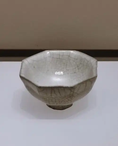 博物馆里的瓷器76南宋哥窑