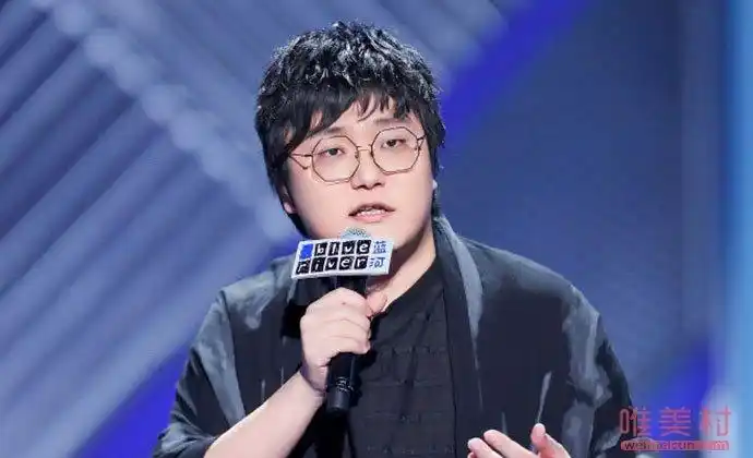 新闻 近日,《脱口秀大会3》的播出,脱口秀演员王建国再被关注,很早之