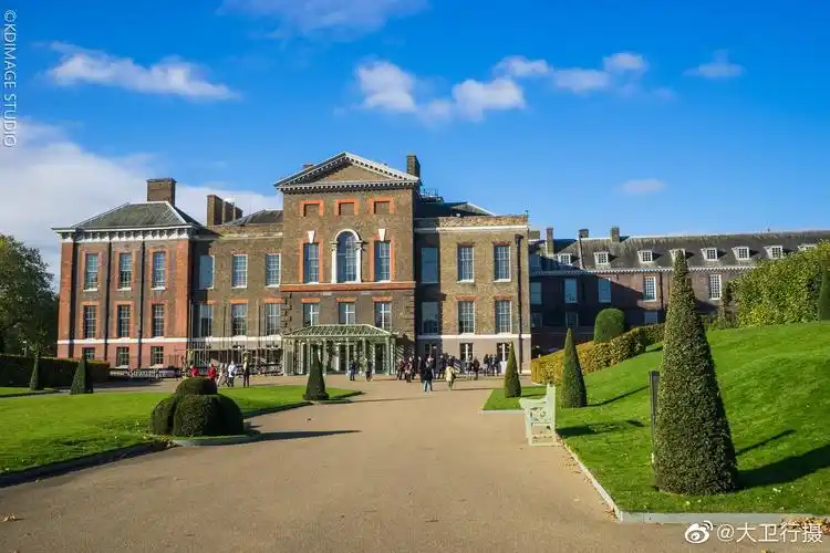 温布尔登位于英国伦敦郊区