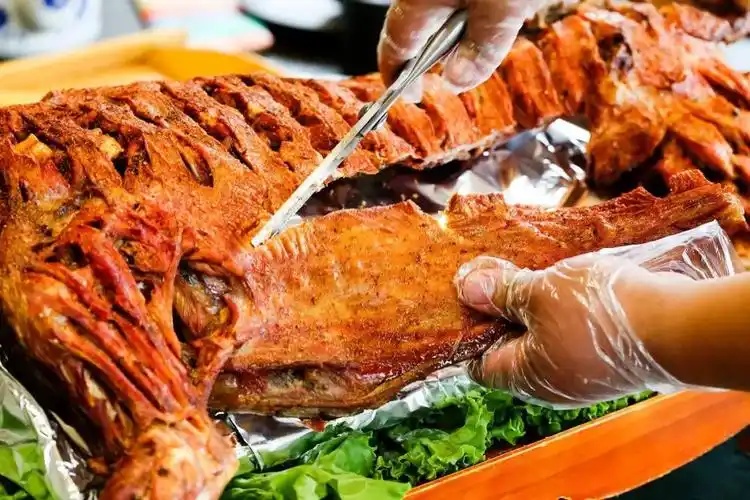 伏羊节一顿无敌滋补的全羊宴淮安人别再矜持了烤全羊羊蝎子烤肉任意吃