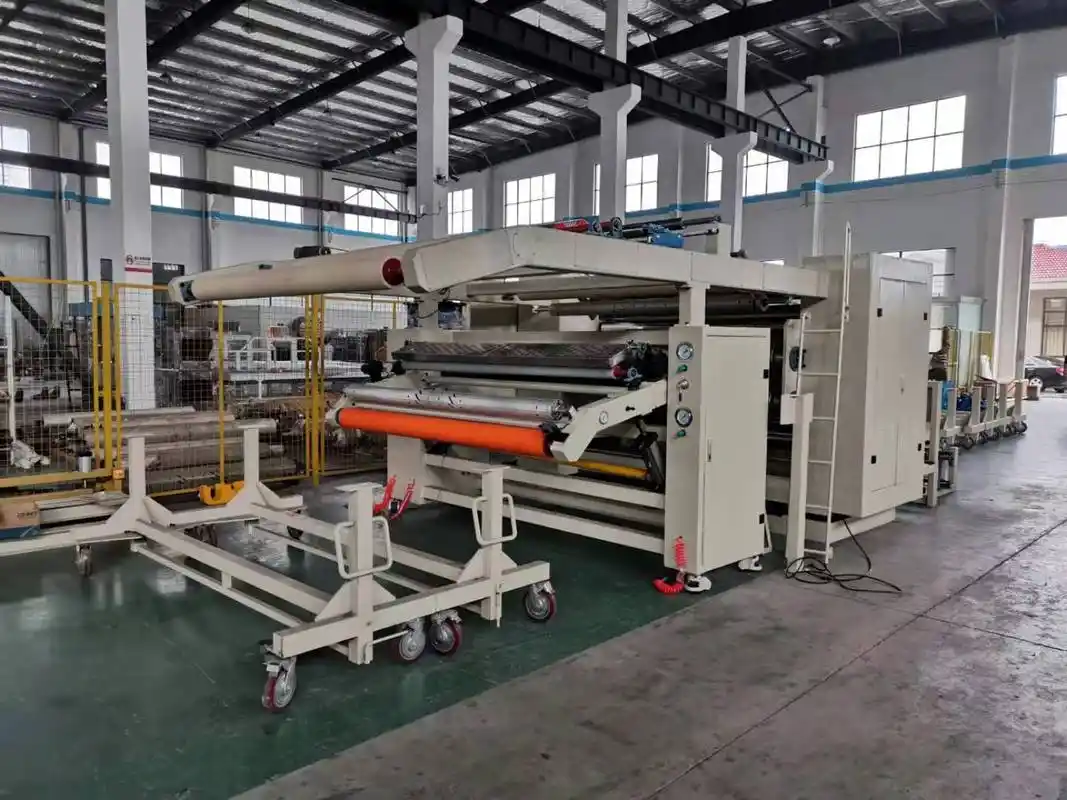 pur热熔胶复合机 防护服面料贴合机