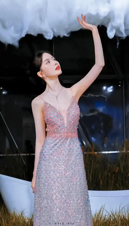 陈卓璇|人间人鱼姬|美图壁纸|人鱼|壁纸|陈卓璇_手机网易网