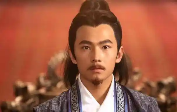 郭太后如此听从司马家之言,很快到了秋九月,郭太后就向天下臣民下令道