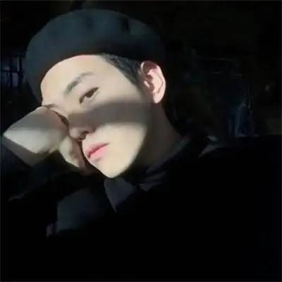 男生微信头像低调成熟大气 念旧的人活的总像个拾荒者