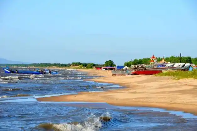 兴凯湖是黑龙江流域最大的湖泊,素有"东方夏威夷"之美称_面积_km_湖水