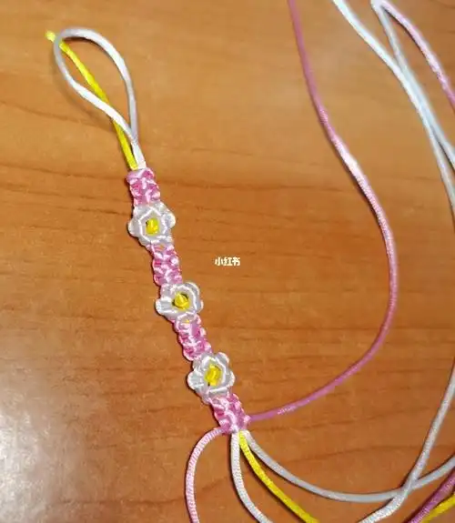 展示一下自学的小雏菊手链