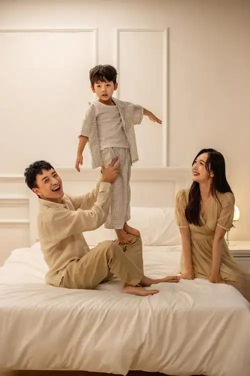 一组温馨亲子照