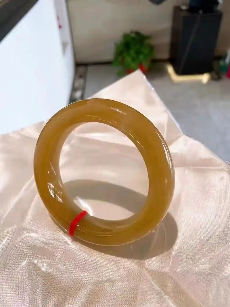 冰种鸡油黄翡翠手镯