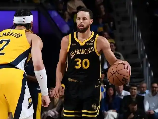 笑死在评论区湖人赢球勇士败北网友发言火药味十足