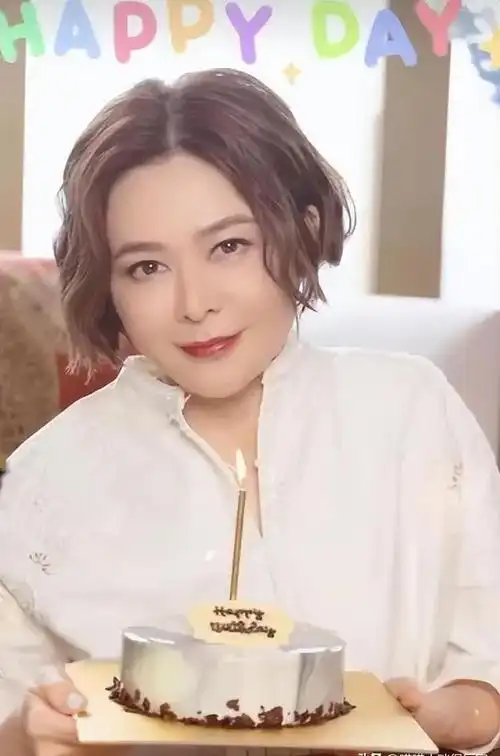 香港第一美女,香港楼后关之琳,资产惊人,实力诠释"人美钱多"