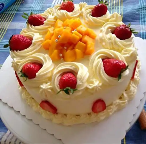 笨笨-272做的戚风水果奶油生日蛋糕